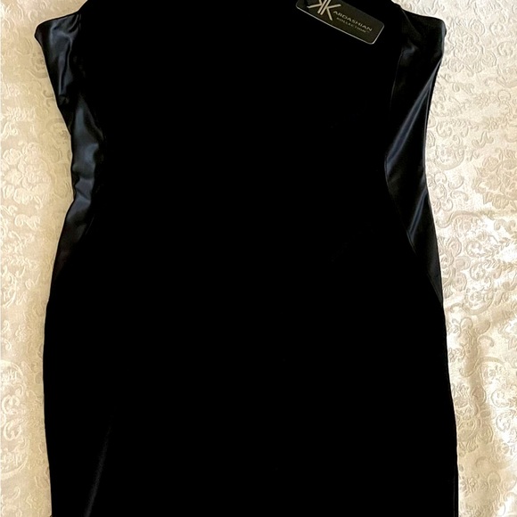 Black Dress - Picture 2 of 4